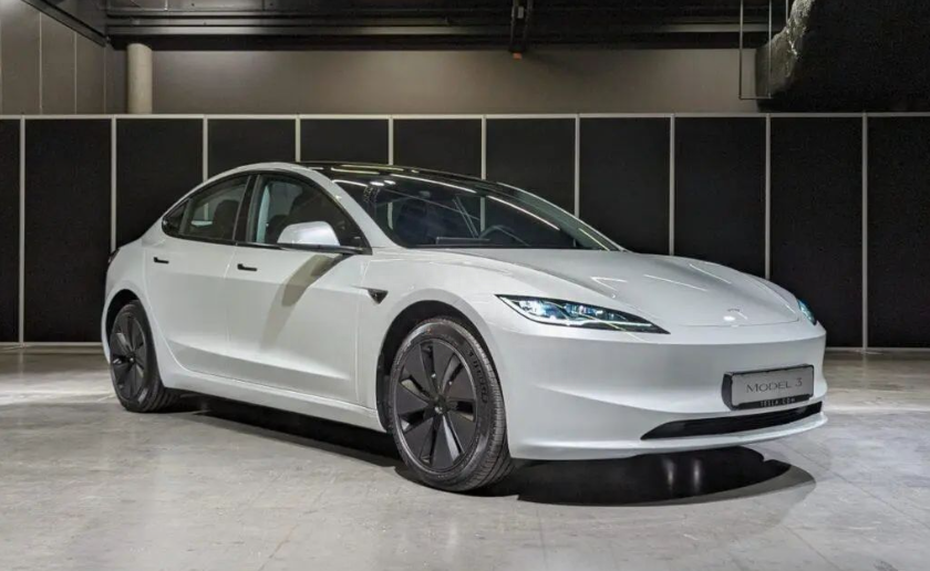 时隔7年，特斯拉Model 3改款，原以为卖19万，谁知涨至26万