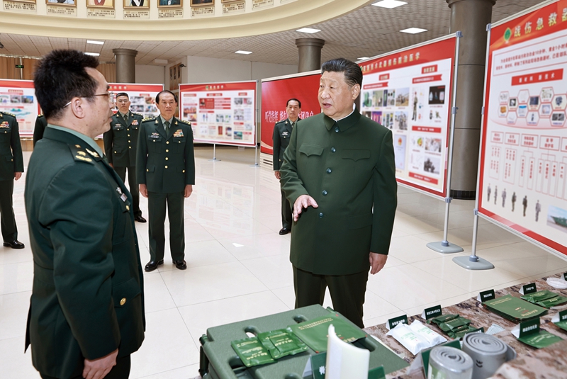 习近平：面向战场面向部队面向未来 努力建设世界一流军医大学