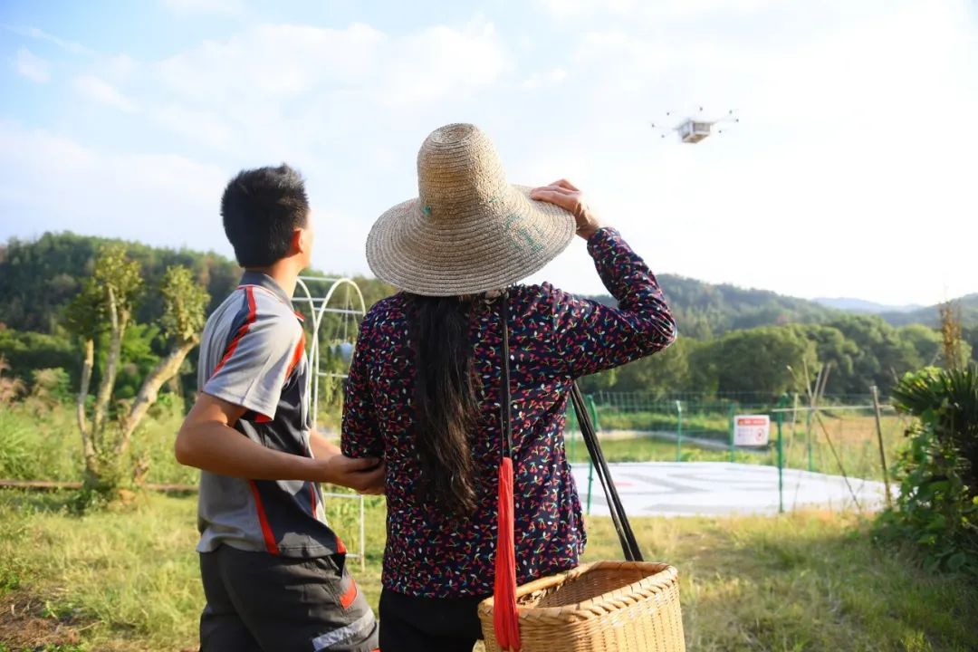 上半年新注册无人机将近60.8万架 低空经济“飞”到百姓身边